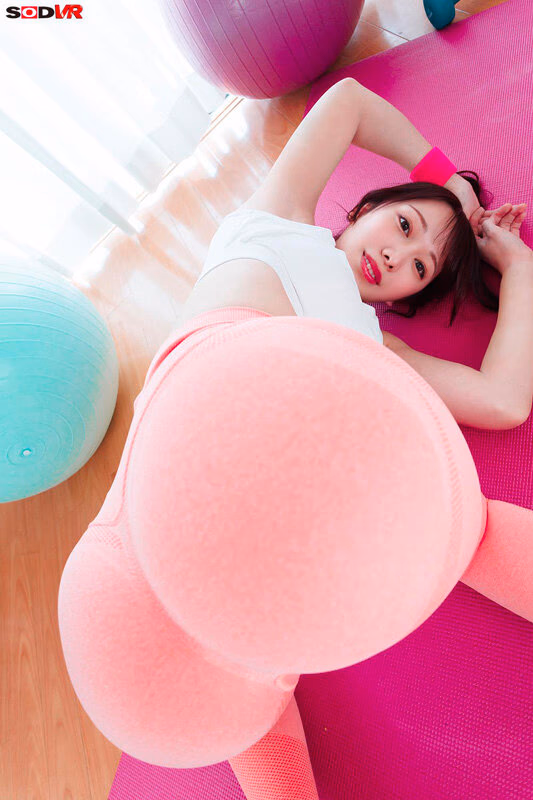 【VR】【8K】至近距離のワキ、おっぱい、尻！美意識高めセフレのダイエットのお手伝い 弥生みづき プレビュー画像 2