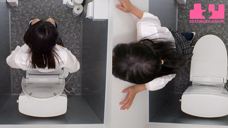 クラスで一番美人なマドンナのパンチラが撮れちゃった！？パンツ写真をオカズにマンズリしていたらバレちゃったけど相互オナニーで好きが溢れて校内レズに発展した 松井日奈子 泉りおん プレビュー画像 6