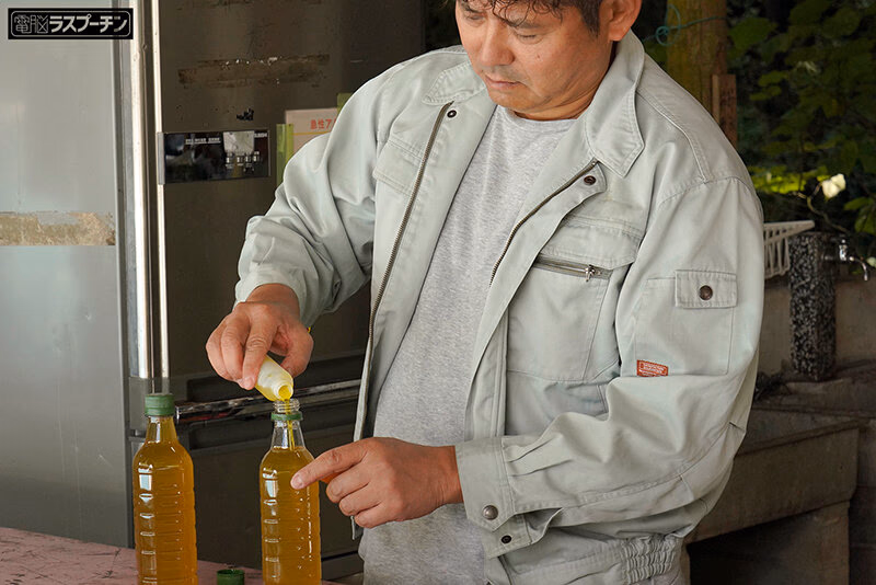 野ション女子○生連鎖開脚拘束おしっこ噴射3 泉りおん 皆月ひかる 由良かな プレビュー画像 1