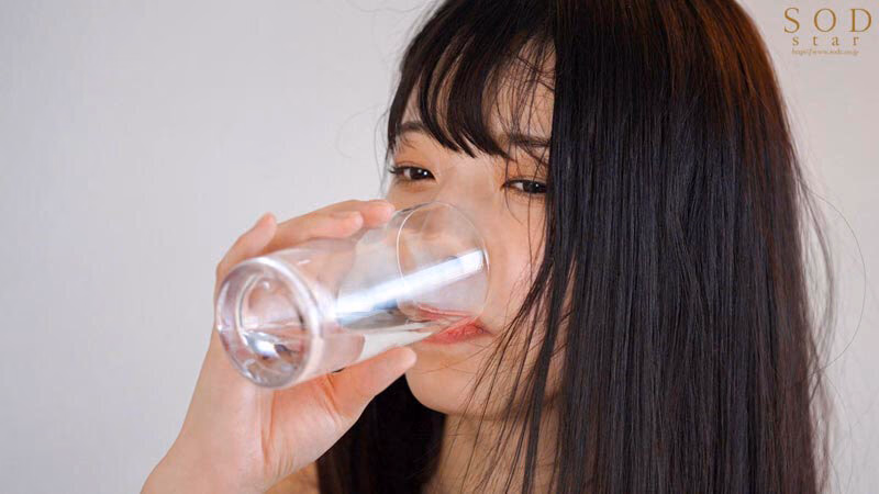 素顔のドキュメント。おじさんと2人っきり一日中ホテルにこもってじっくりセックス。 彩月七緒 プレビュー画像 6