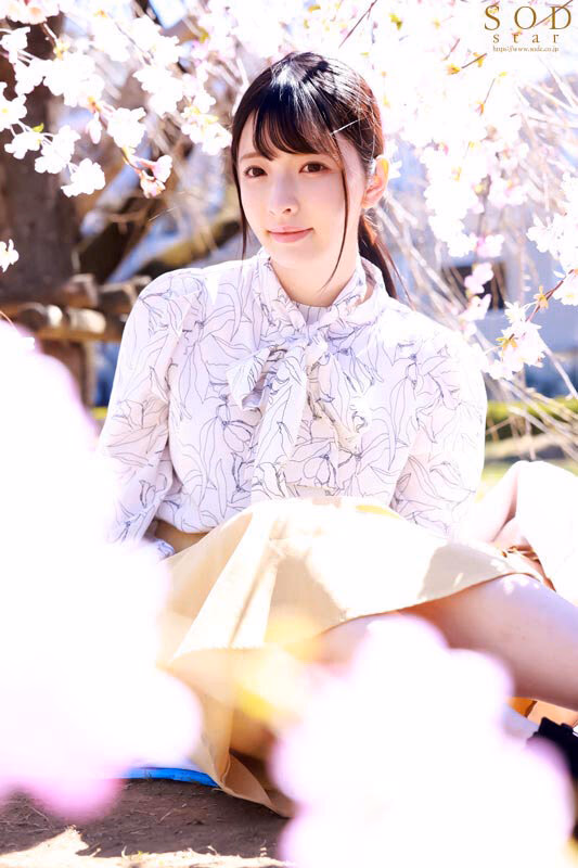 花見の席で意気投合した控えめな女子社員は飲んだら豹変「これで縛られたい…」と願望がエスカレートし手枷・イラマ・PtoMで涙目絶頂する隠れマゾだった！ 彩月七緒 プレビュー画像 2