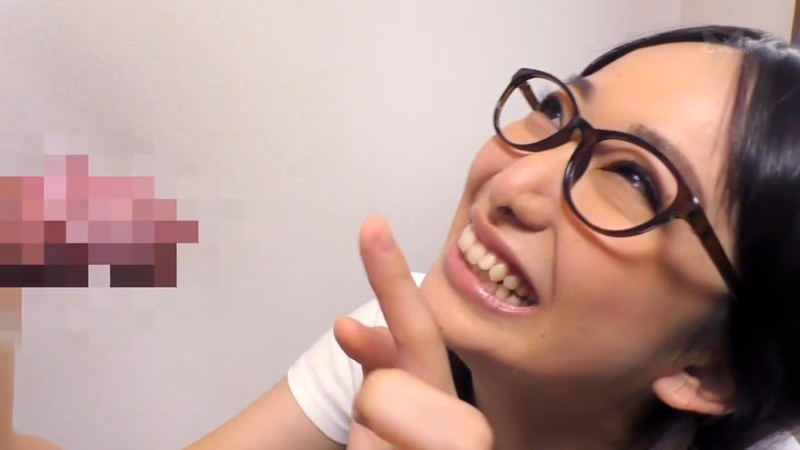 地味で天然のフリーター娘は、ほんとはエロ話に興味津々。そして、チ●ポに酔いしれる。 弥生みづき プレビュー画像 9