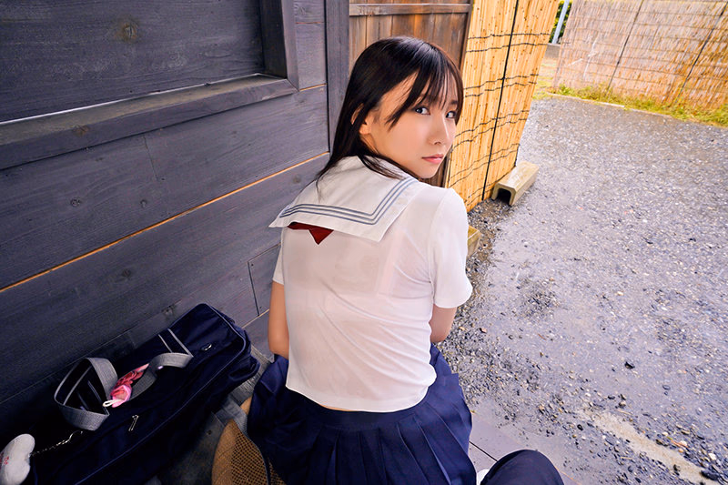 【VR】夏の日、ゲリラ豪雨のバス停でびしょ濡れのキミと… 伊東める 弥生みづき プレビュー画像 3