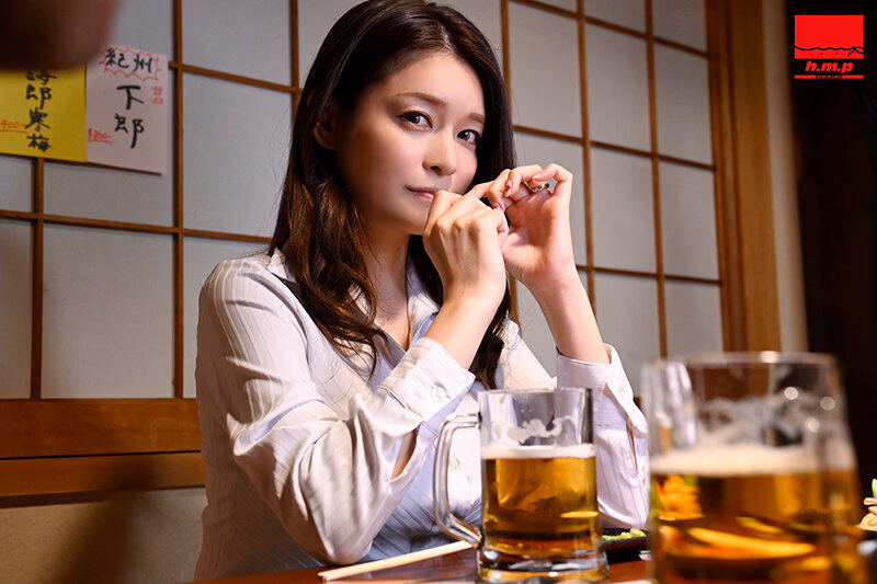 「終電なくなっちゃったね…じゃあウチくる？」終電を逃して旦那さんが出張中の女上司の家にお泊まり不倫、誘惑発情された僕は興奮して朝までハメ続けた 橘メアリー プレビュー画像 7