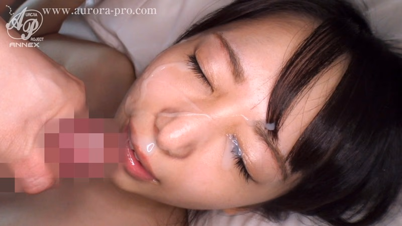 処女の香りを纏う制服美少女が魅せる濃厚セックス 美尻が波打つ絶頂騎乗位で淫乱に染まり、愛液と精液に咽ぶ無垢な娘との性欲の一夜 弥生みづき プレビュー画像 16