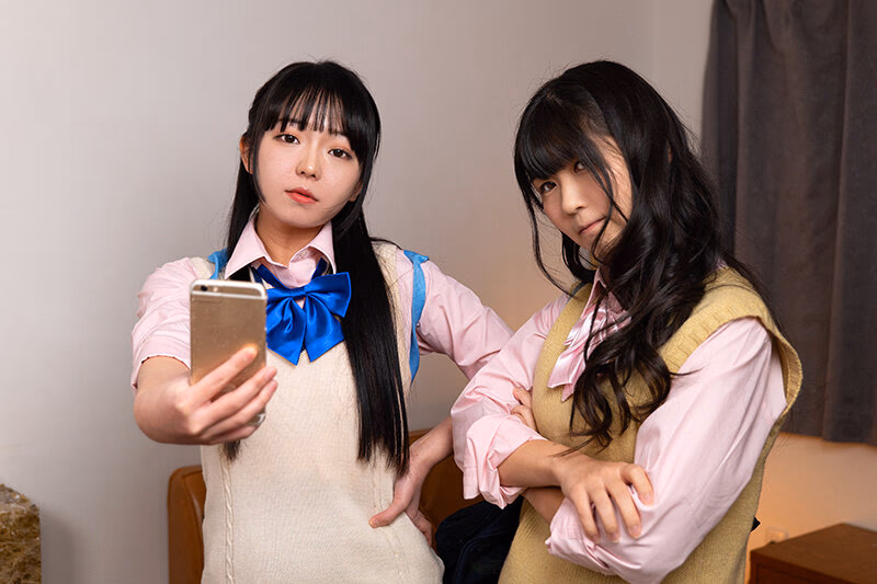 【VR】中出しする度、慰謝料払えや！と財布と金玉が空になるまで何度も中出しさせるオヤジ狩り女子校生ハーレム プレビュー画像 4