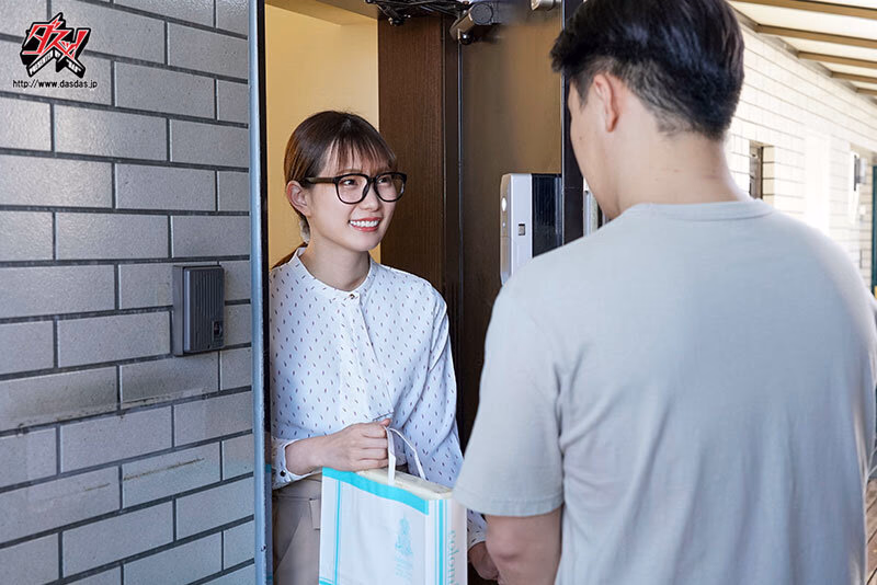 デカ尻妻の全力挑発で襲われた僕は、荒れ狂う雌の性欲を浴びせられ、何度も中出しさせられてしまった。 美谷朱里 プレビュー画像 1