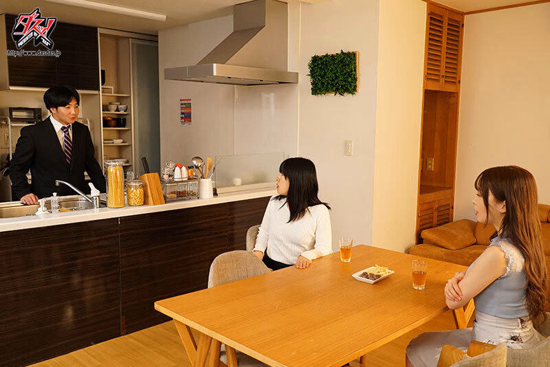 互いに素性を知った美魔女ママ友と箱ヘルで出逢い、裏引き不倫。 七瀬アリス プレビュー画像 1