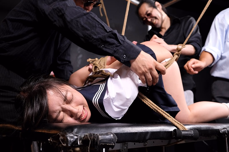 淫獣猟奇倶楽部 ～妖艶美少女イキ地獄～ Part 4:生贄の純血女肉を嬲り尽くす姦淫処刑 泉りおん プレビュー画像 13