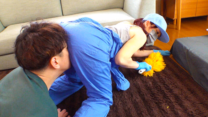 むっちり巨乳のハウスクリーニングのお姉さんが追加サービスで射精のお手伝いしてくれた 弥生みづき プレビュー画像 5