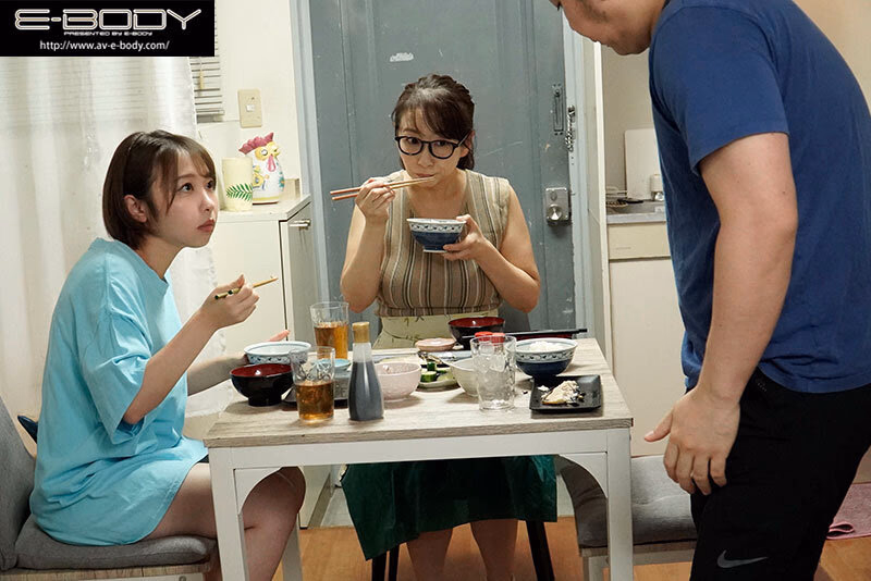 歳の離れた妹に授乳手コキしてもらうおかしな家族の10年 宍戸里帆 プレビュー画像 1