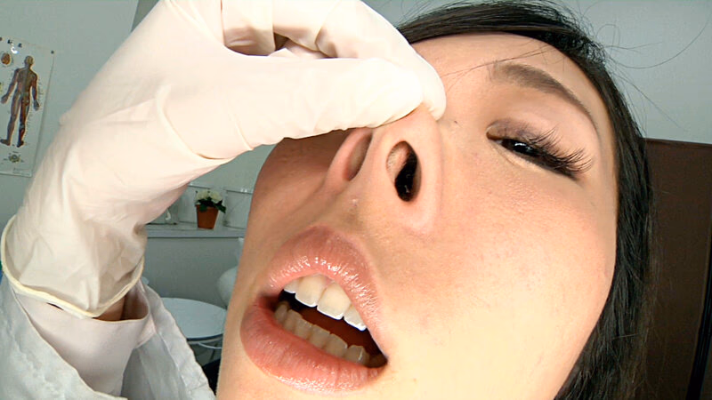 女医の猥褻鼻舐めレズ診察 プレビュー画像 19