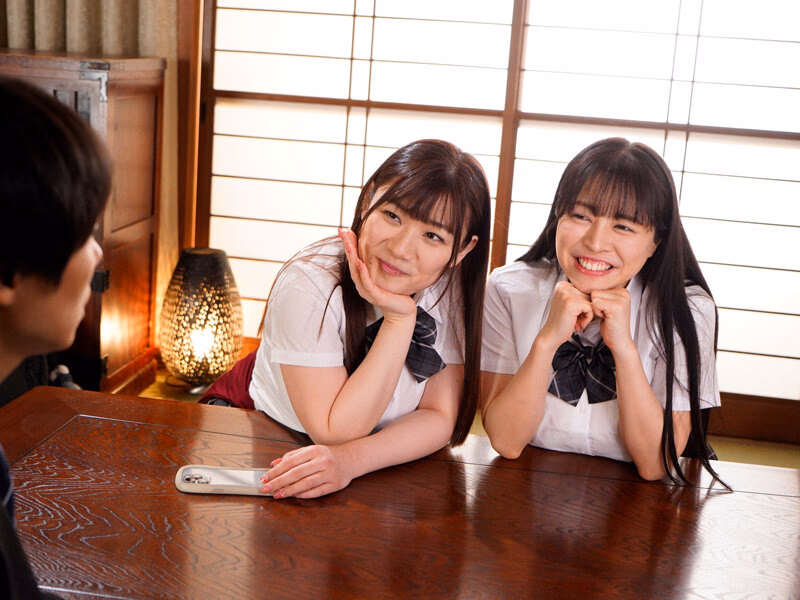 痴女られパイズリおっぱい修学旅行 相部屋になったムッチリ爆乳女子校生と悶絶逆3PハーレムSEX 羽月乃蒼/小梅えな プレビュー画像 1