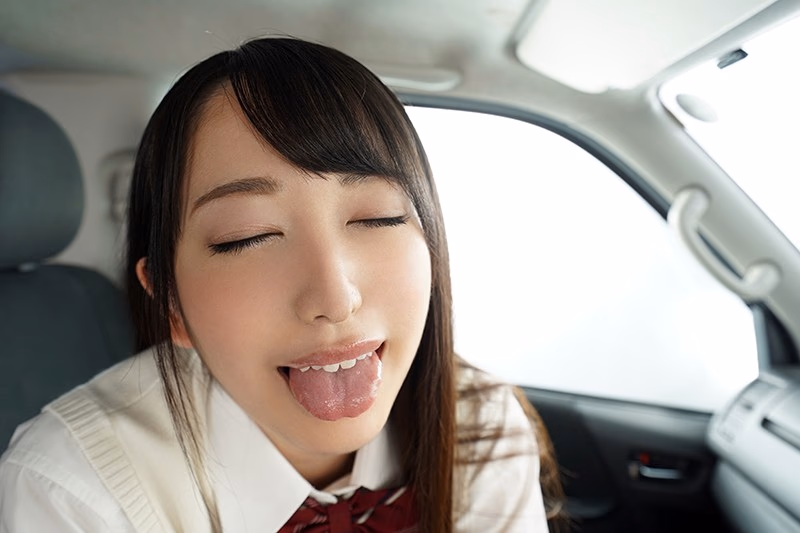 【VR】HQ 60fps【ハメ撮りVR】「初めて見かけたときからずっと好きでした、付き合ってください◆」恋人になった美少女J○と初デート！帰りにイチャイチャラブラブ中出しカーSEX 弥生みづき プレビュー画像 4