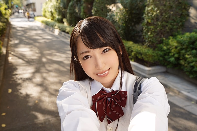 【VR】HQ 60fps【ハメ撮りVR】「初めて見かけたときからずっと好きでした、付き合ってください◆」恋人になった美少女J○と初デート！帰りにイチャイチャラブラブ中出しカーSEX 弥生みづき プレビュー画像 2