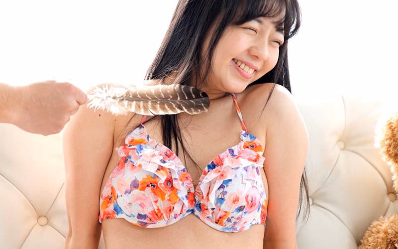 くすぐりレッスン ～羽根＆指くすぐり～ 泉りおん プレビュー画像 5