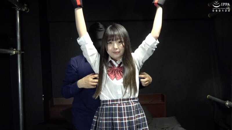 「お仕置きの時間」練習サボった制服少女にお仕置きの拘束くすぐり！ 泉りおん プレビュー画像 2