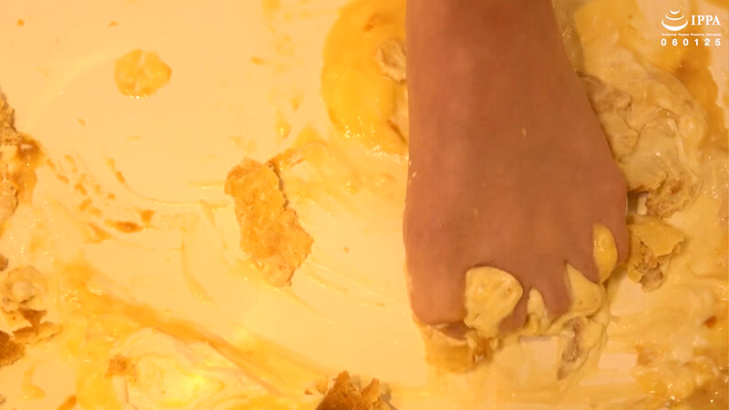 足裏でクラッシュフェチ 泉りおん プレビュー画像 13