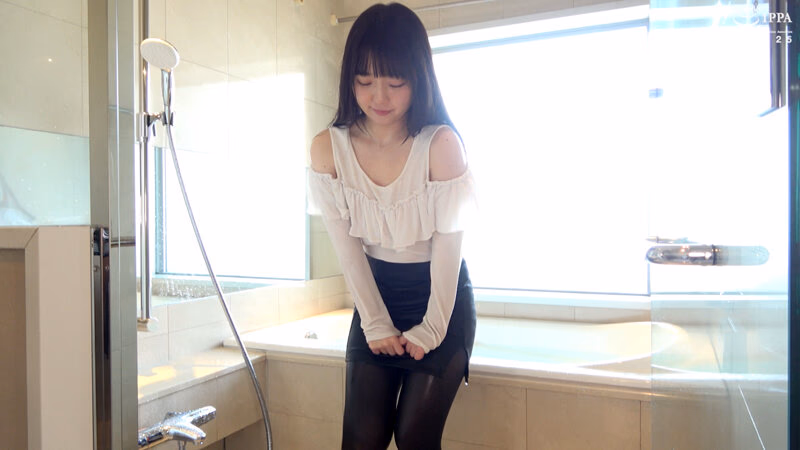 オススメ！OL黒パンストセクシー美女のずぶ濡れ足裏くすぐり 泉りおん プレビュー画像 5