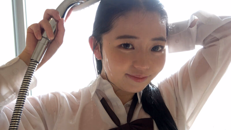 制服美女の泡スプレーでウェット＆メッシー★ 泉りおん プレビュー画像 13