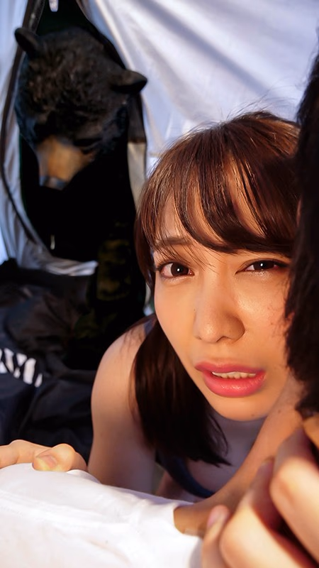 【VR】ソロキャンプ女子が熊に追われて俺のテントに転がり込んできた！！パニックVR！！孤独な男の夜にミラクル展開炸裂！ 弥生みづき プレビュー画像 18