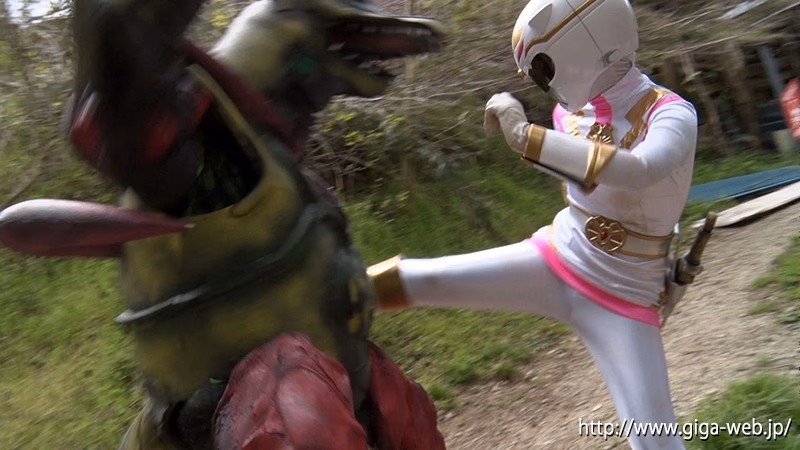 ヒロインハンティング 強獣戦隊ワイルドレンジャー 狩猟ゲームの獲物にされたワイルドホワイト 泉りおん プレビュー画像 5