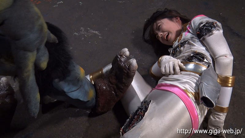 ヒロインハンティング 強獣戦隊ワイルドレンジャー 狩猟ゲームの獲物にされたワイルドホワイト 泉りおん プレビュー画像 11