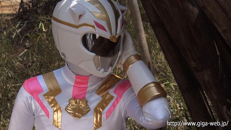 ヒロインハンティング 強獣戦隊ワイルドレンジャー 狩猟ゲームの獲物にされたワイルドホワイト 泉りおん プレビュー画像 4