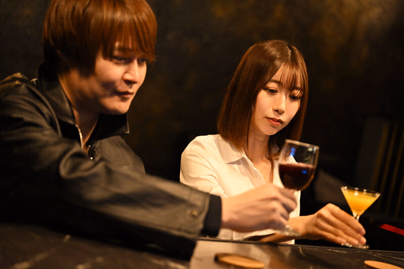 欲望と裏切り 結婚直前の彼氏がいたのに…電話で見せつけるNTR 黒川すみれ プレビュー画像 1