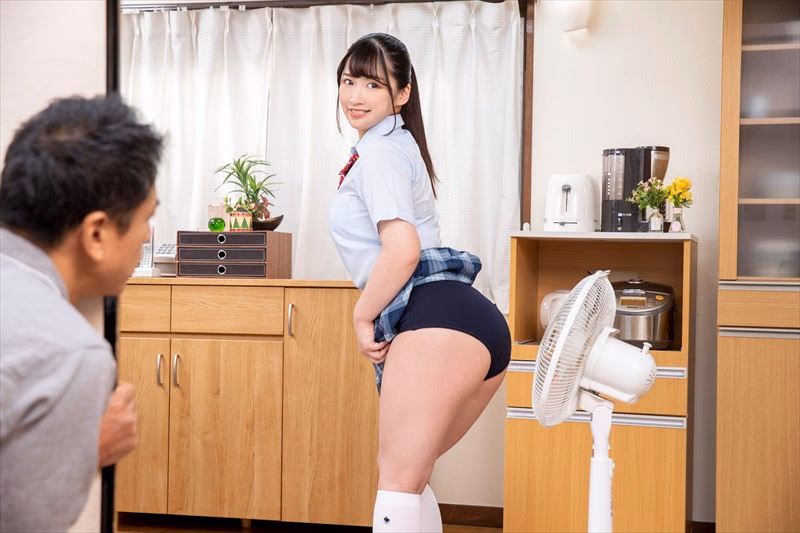 部活帰りの娘がブルマ履いたまま制服で帰宅！パッツパツのデカ尻濃紺ブルマに発情した父が媚薬を飲ませると発汗してムレムレに！思わずチ○ポ挿入すると効果抜群過ぎて何度も仰け反り絶頂！6 SPECIAL プレビュー画像 1