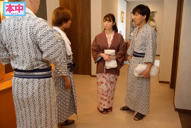 友達と行った温泉宿で不倫中の巨乳上司と部下を発見。混浴温泉に呼び出して何度も何度も中出しした。 小花のん プレビュー画像 1