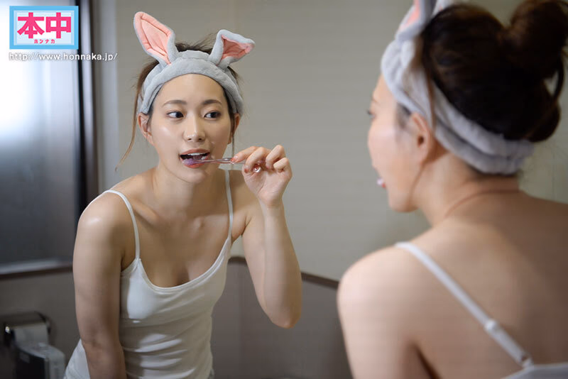 M男クンと過ごす美谷朱里の1週間お尻ルーティーン ～腰をフリフリして可愛く挑発し、迫力満載の顔面騎乗と美尻が揺れる中出しセックスを楽しむ毎日～ プレビュー画像 1