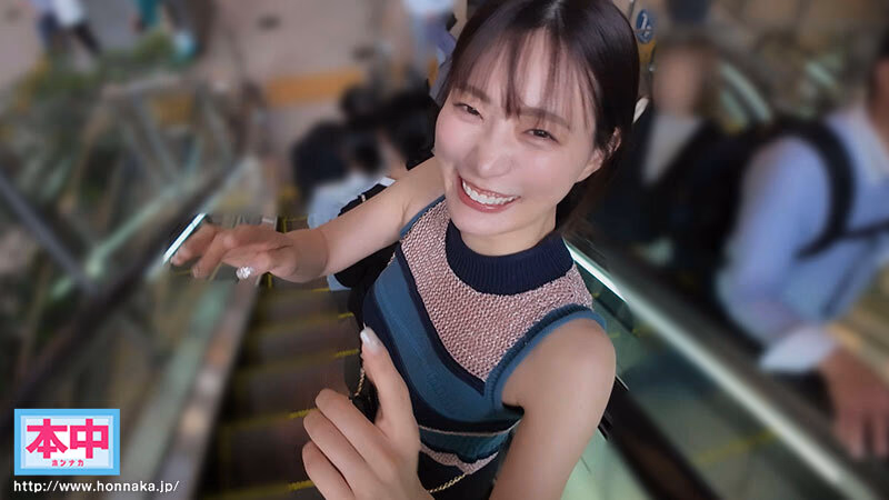 裏垢男子とAV男優どっちがエロい？素顔の美谷朱音を2人きりの空間でイカせまくる本気の生々ハメ撮り中出し プレビュー画像 1