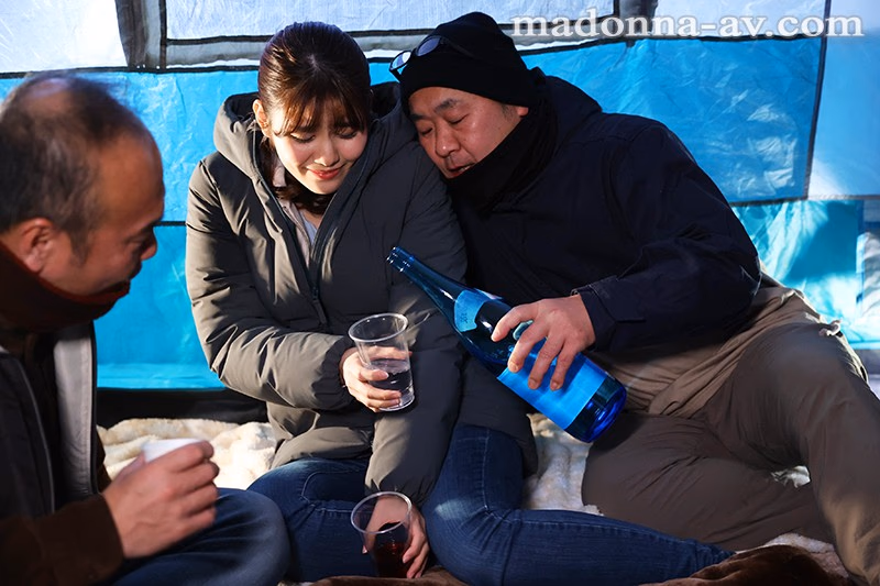 町内キャンプNTR テントの中で何度も中出しされた妻の【閲覧注意】寝取られ映像 神宮寺ナオ プレビュー画像 3