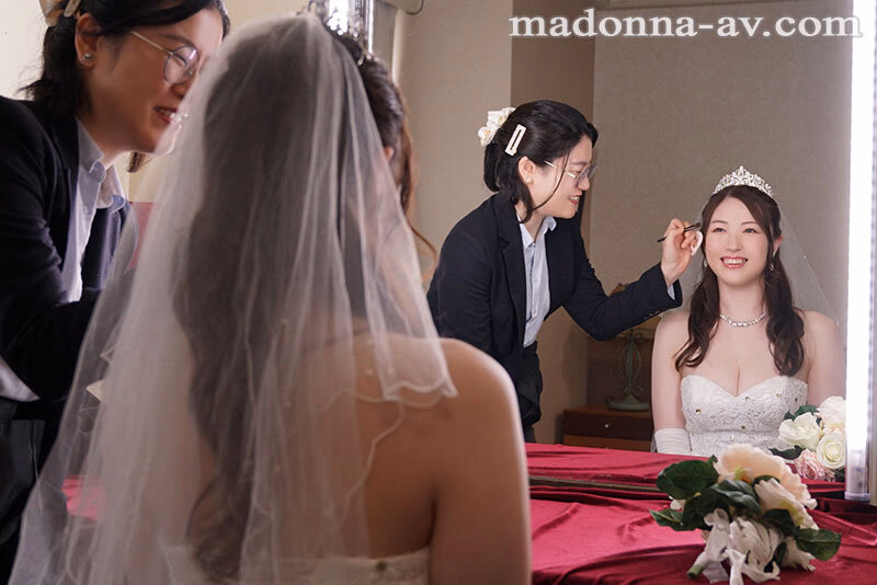 新婚旅行先で人妻に這い寄る指先…。 いいなりリゾートエステ調教 葉山さゆり プレビュー画像 1