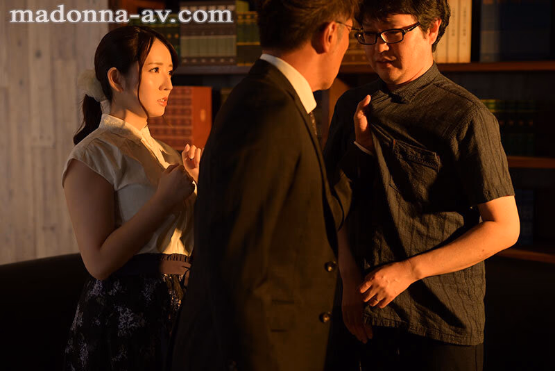 ヌードモデルNTR 上司と羞恥に溺れた妻の衝撃的浮気映像 小花のん プレビュー画像 1