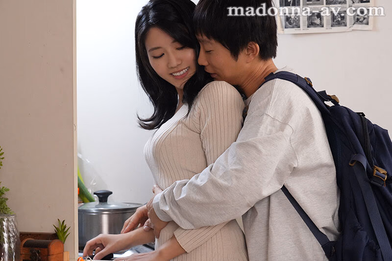 合鍵をもらった人妻が、男子学生が卒業するまで中出しされた一人暮らし部屋。 神宮寺ナオ プレビュー画像 2