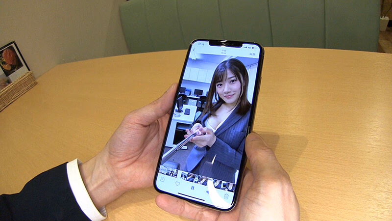 何年かぶりに再会したパツパツスーツの叔母さんは実は社内セクハラで毎日ぶっかけられてるザーメン中毒デカパイ妻・肉感！OL倶楽部11 小梅えな プレビュー画像 9