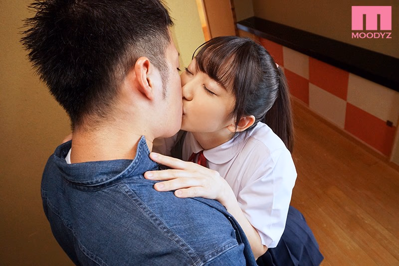 民泊先のナマイキな小娘とガチ恋に堕ちた3日間… 僕のチ○ポで性が目覚め自ら腰を振り続けて恥ずかしそうにイッた 弥生みづき プレビュー画像 1