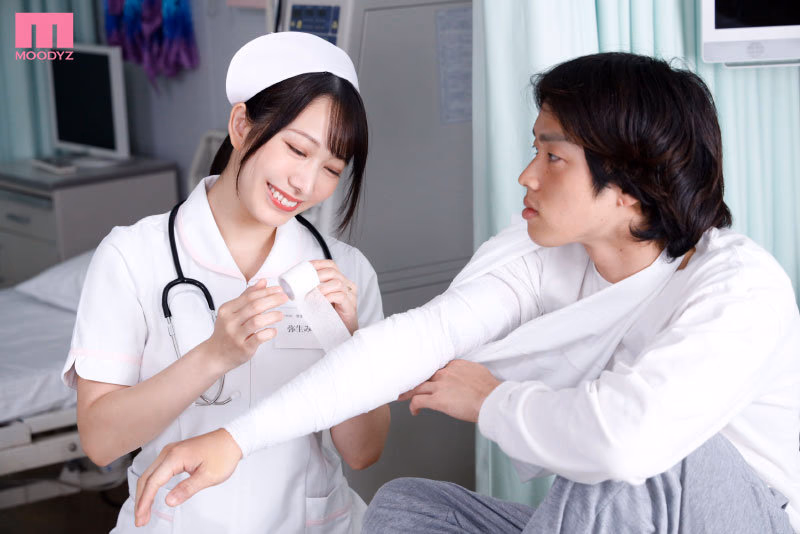 白衣を脱いだキミも好きだ 夜勤中に時短不倫を愉しむ巨乳人妻ナースと旦那が出張中の2日間 一泊外出許可を出して屋外デート後、日が暮れても中出ししまくった。 弥生みづき プレビュー画像 1