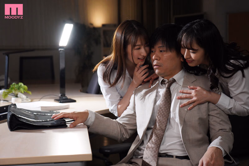 会社のデカ尻後輩2人と囁きハーレム社内不倫 飲み会で目覚めるとまさかの相部屋 川の字で同時に不倫を迫られて…W杭打ち騎乗位で何度も何度も射精してしまった。 末広純 弥生みづき プレビュー画像 1