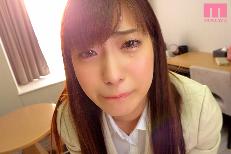 娘と同年代の新卒部下に1泊2日の出張先でマジ告白されて犯●れた 美谷朱里 プレビュー画像 10