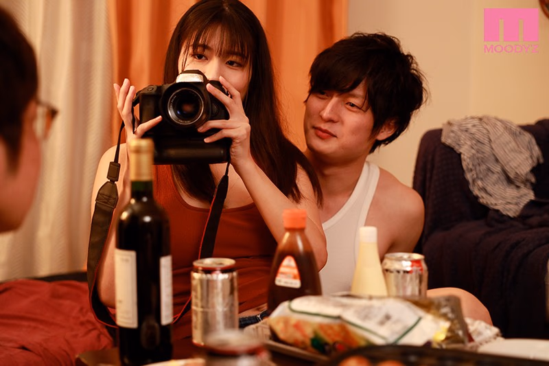 学生時代は親友の彼女で3人で雑魚寝もしてたただの女友達と大人になって再会してめちゃくちゃ中出ししまくった。 神宮寺ナオ プレビュー画像 1