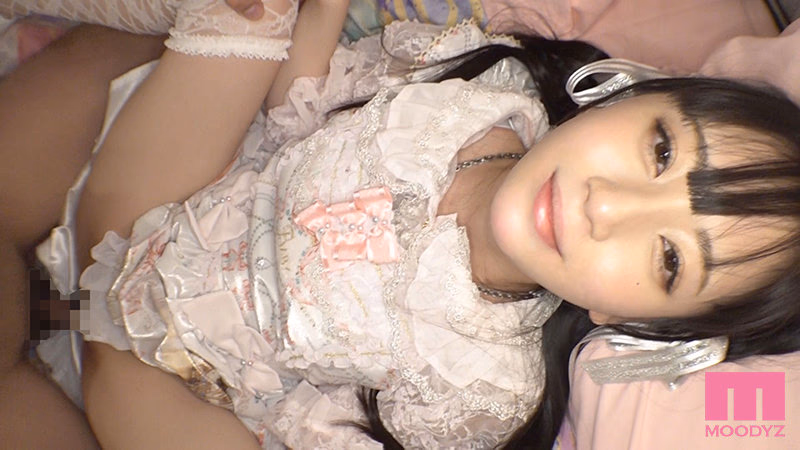 小悪魔シスコン妹ロリィタちゃんに二人きりで誘惑密着されてじっくりねっちょり着衣のまま犯●れる！ 七沢みあ プレビュー画像 3