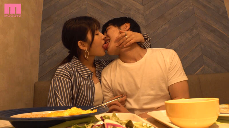 あれ？外なのにおっきしてる 彼女が在宅の2日間、セフレ志願の彼女の親友と密着囁き誘惑デートで勃起させられたら即近くのホテルで何度も何度も中出ししまくった。 神宮寺ナオ プレビュー画像 1