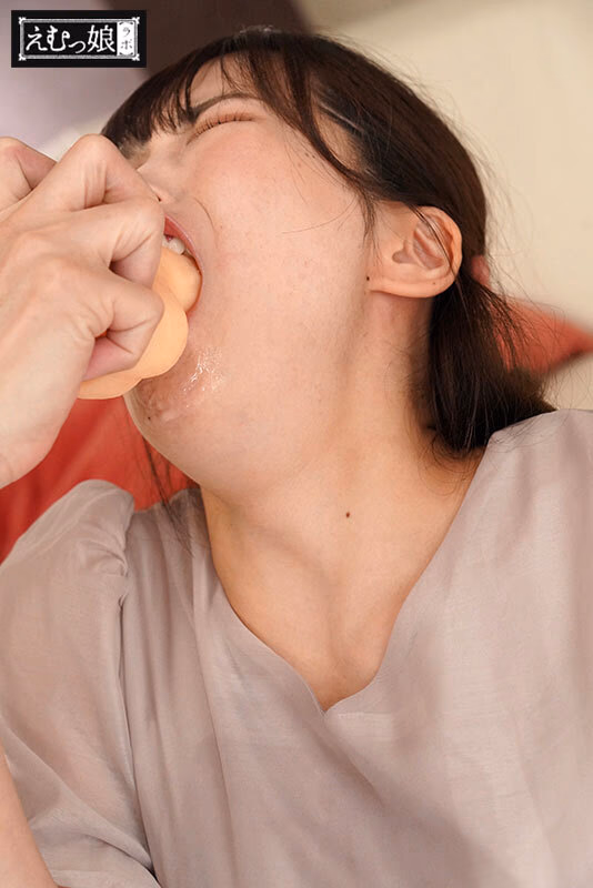 汗だく笑顔で何度も嗚咽アクメの連続 極上喉奥フィットネストレーナー 美園和花 プレビュー画像 2