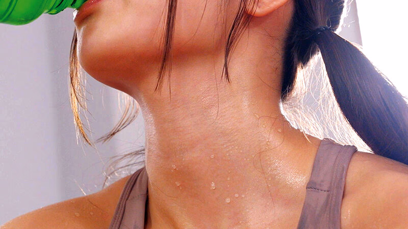 部活後の蒸れた汗だくユニフォーム越しに密着…誰にでも優しい彼女はマネージャーの僕の前でだけ腰の止まらない、濃密体液セックス大好きな陸上部のエース 逢沢みゆ プレビュー画像 2