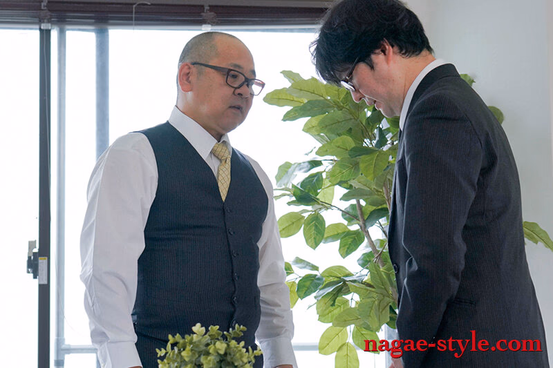 上司と部下の妻22 ～単身赴任中に妻が上司に中出しされた～ 弥生みづき プレビュー画像 17