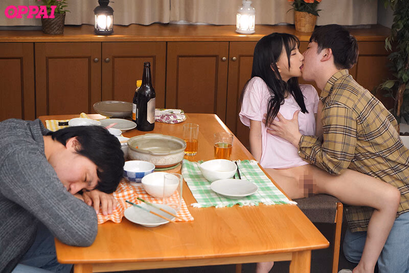 20年来の親友を裏切ってあいつの彼女とコンドームを使いきっても尚、生ハメでヤリまくってしまった… 楪カレン プレビュー画像 5