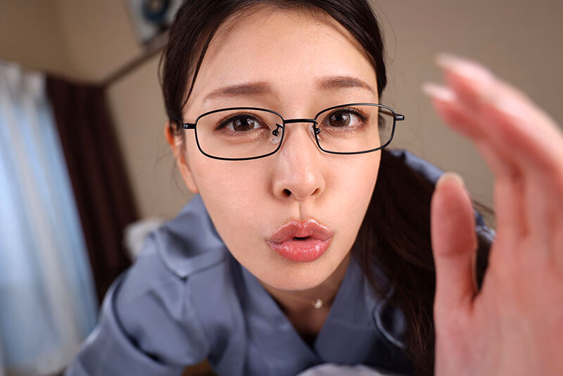 【VR】大人になる、寮卒業まで。まるで挿入のような手コキを。男子校の寮内にて。隠れて優しくヌいてもらっていたが、卒業と同時にもの凄い膣コキでヌいてくれた地味な寮母さん 橘メアリー プレビュー画像 19